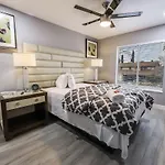 Villa In The Heart Of Town